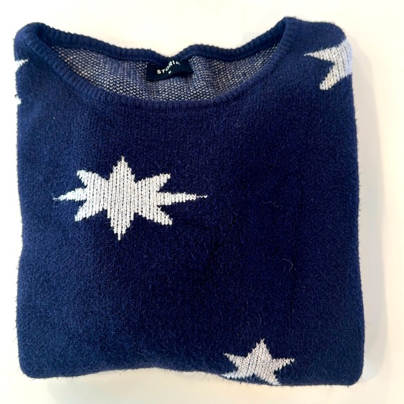 Storia Sweaters - Storia sweater size M